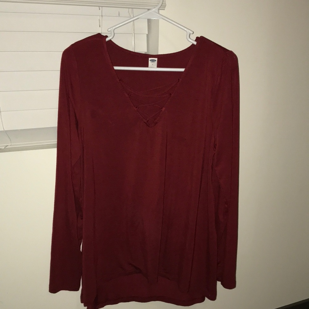 Medium maroon cross detail v neck